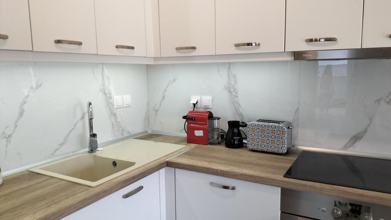 To Helidoni Apartment & Gardens Никити Екстериор снимка